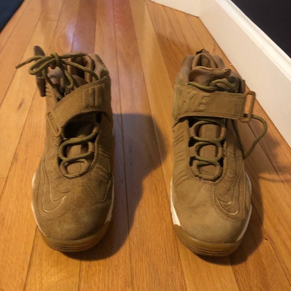 Nike Air Max Griffies (size 9)